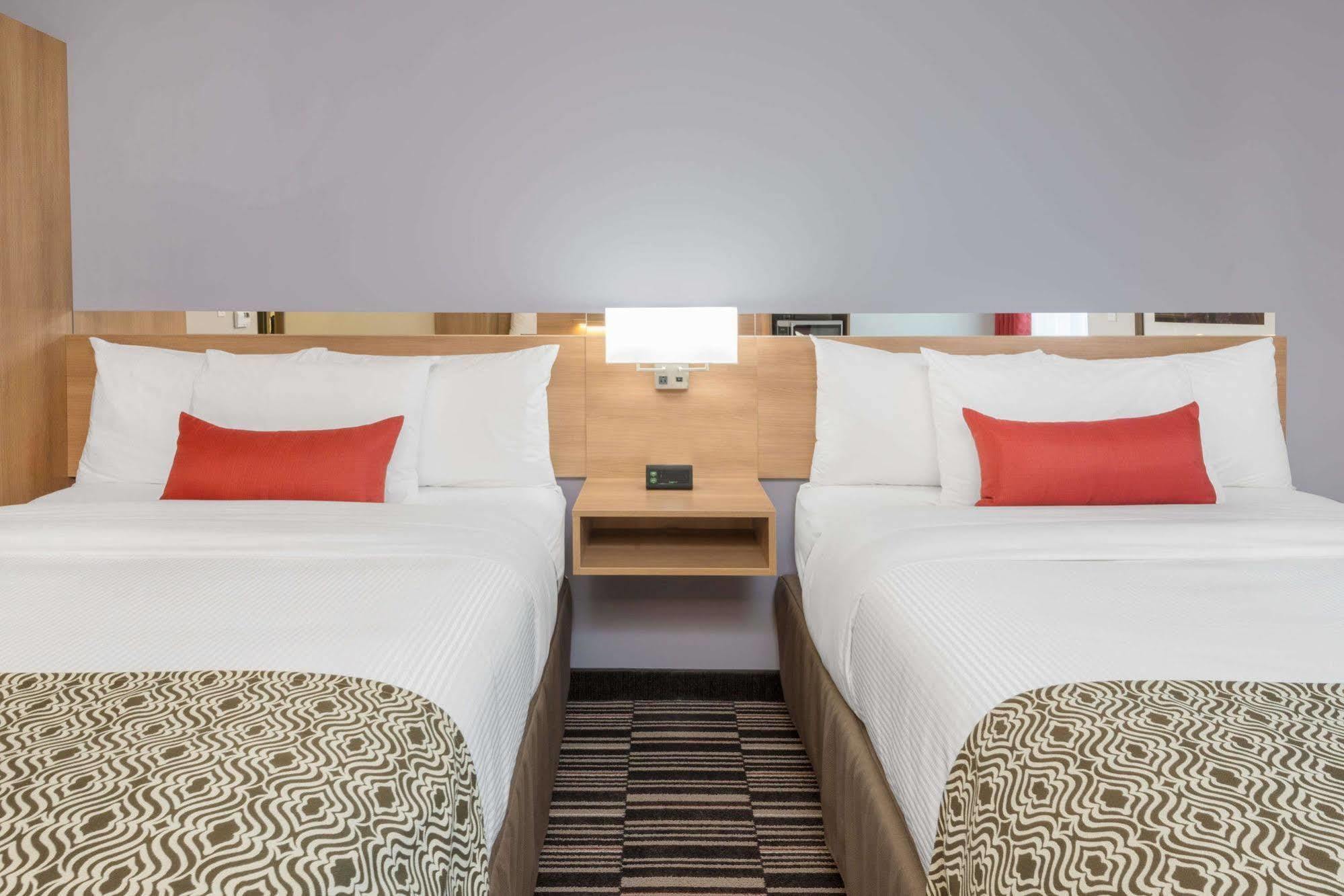 Microtel Inn & Suites By Wyndham Съдбъри Екстериор снимка