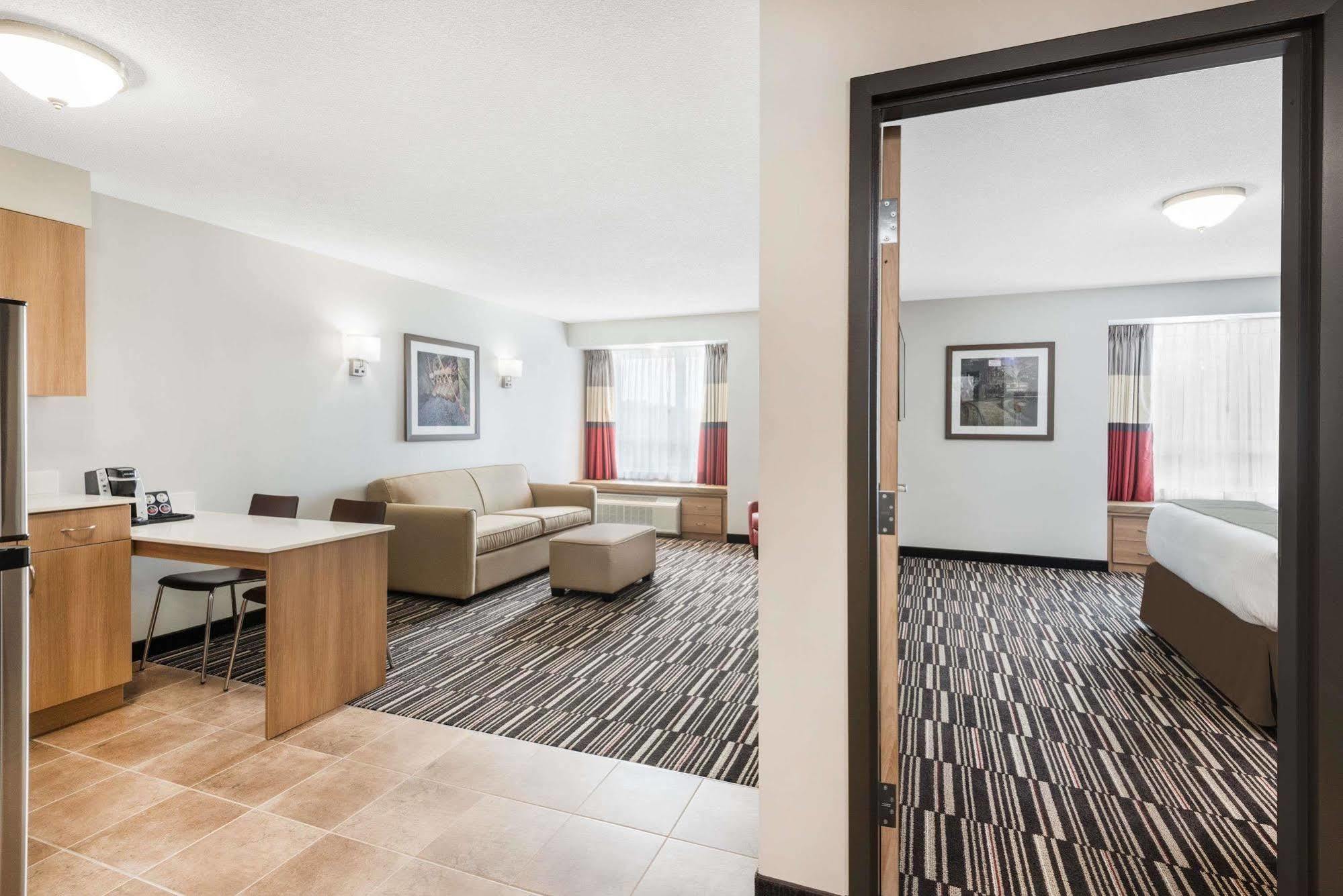 Microtel Inn & Suites By Wyndham Съдбъри Екстериор снимка