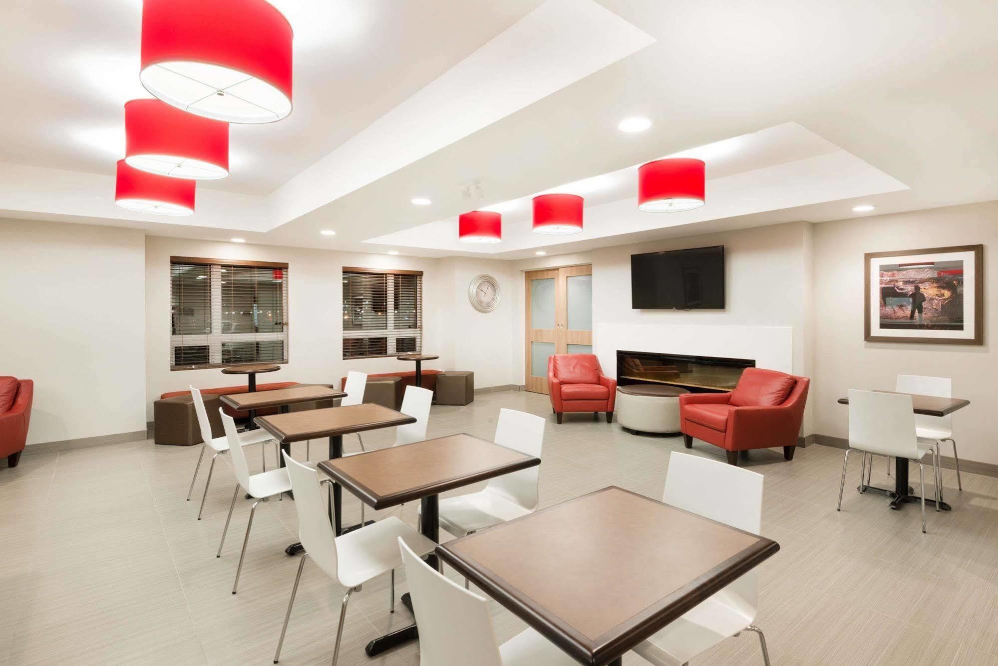 Microtel Inn & Suites By Wyndham Съдбъри Екстериор снимка