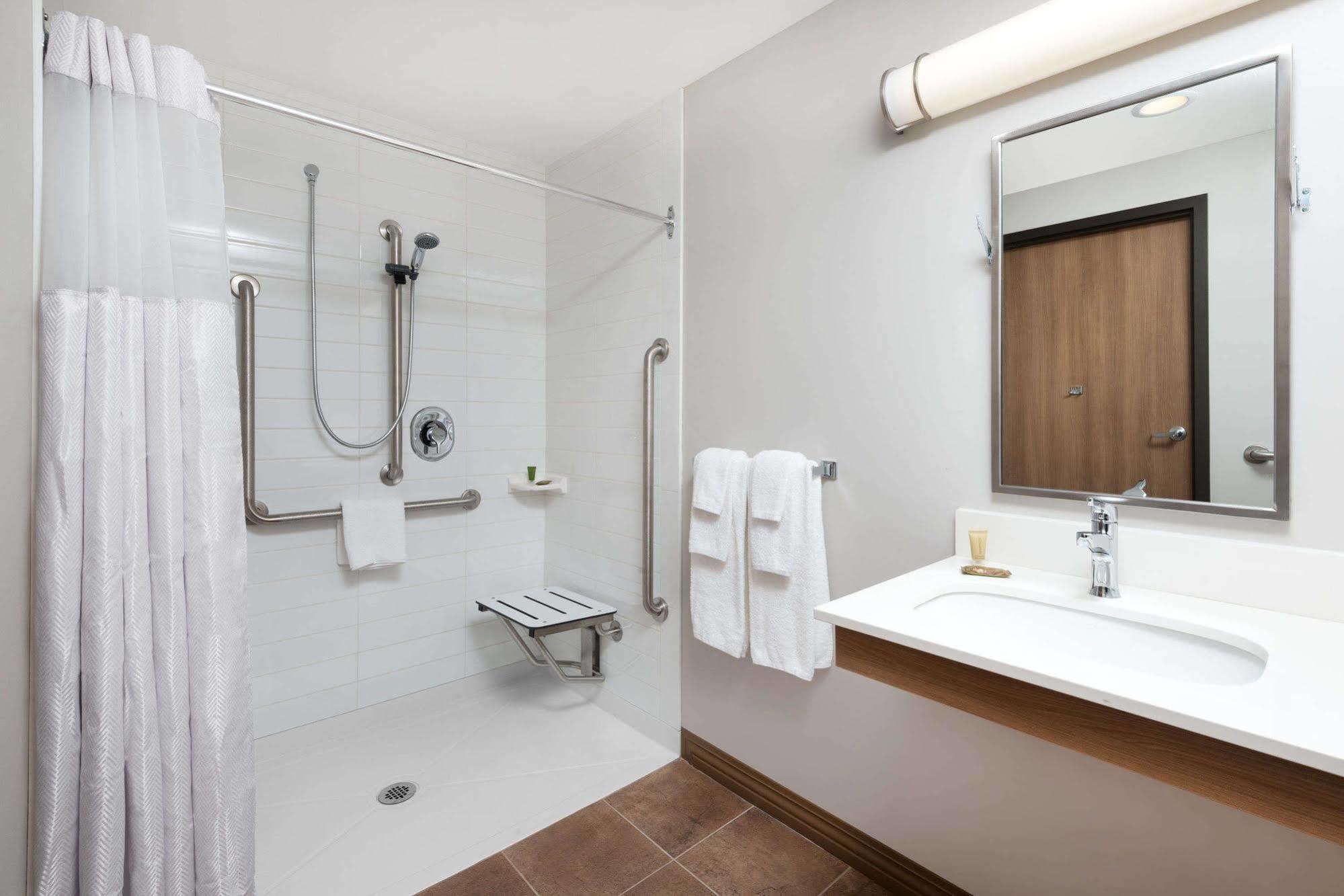 Microtel Inn & Suites By Wyndham Съдбъри Екстериор снимка