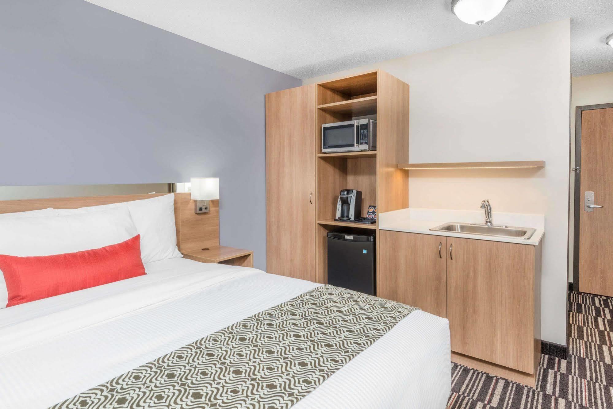 Microtel Inn & Suites By Wyndham Съдбъри Екстериор снимка